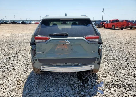 2023 Toyota Rav4 Xle z USA, uszkodzony, nr VIN 2T3W1RFVXPW265884